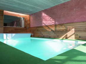 Spacious house in Moulin du Ruy with sauna and indoor pool Stoumont